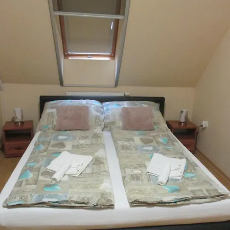 Apartament Elizabet Szarvas
